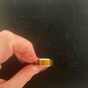 Ring with Sterling Silver and Agate Gem Accents

Sterling 
Vintage 
Gemstone